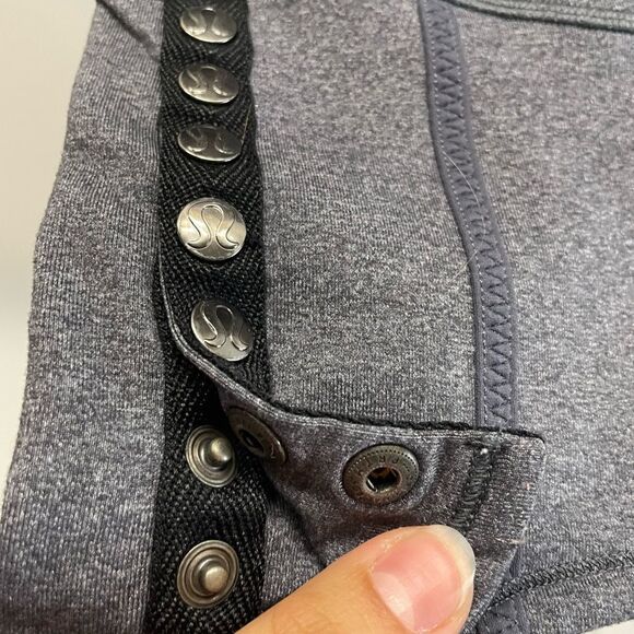 Lululemon Snap Me Up Grey Cropped Leggings Size 6 - Picture 2 of 6
